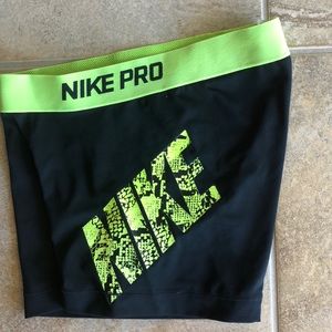 SMALL NIKE PRO’s barley worn